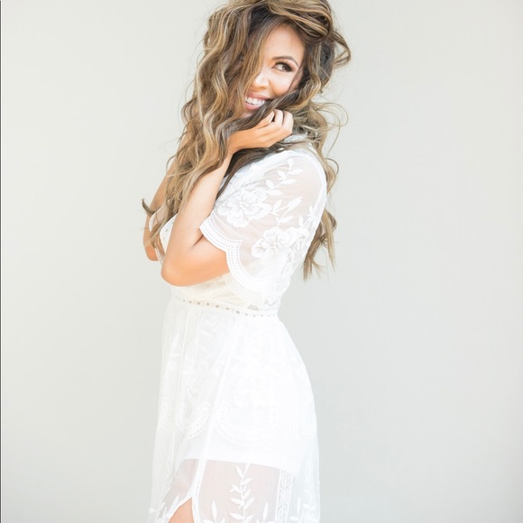 Honey punch white lace maxi - Picture 3 of 8